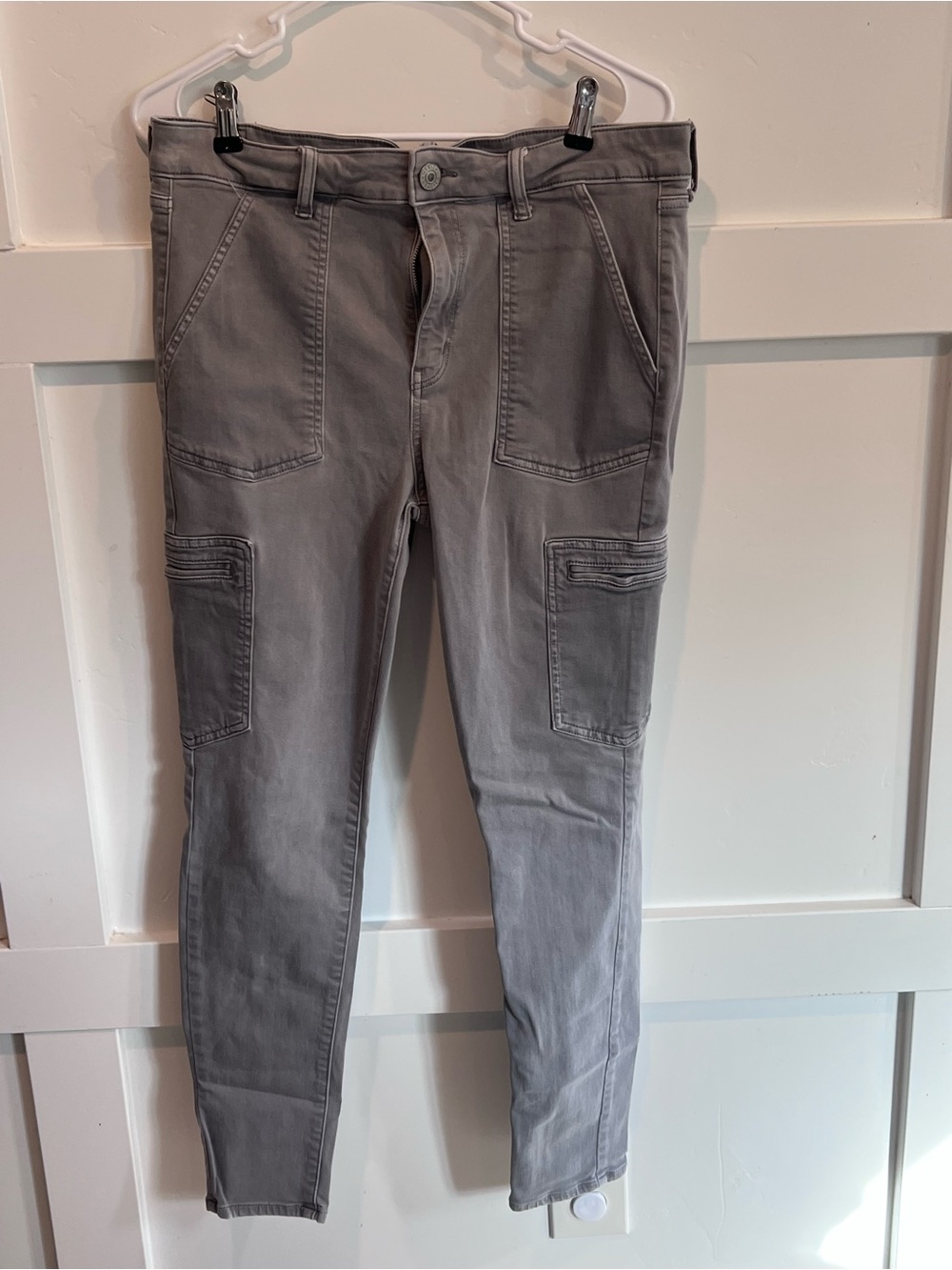 American Eagle Outfitters Light Gray Skinny Cargo Pants